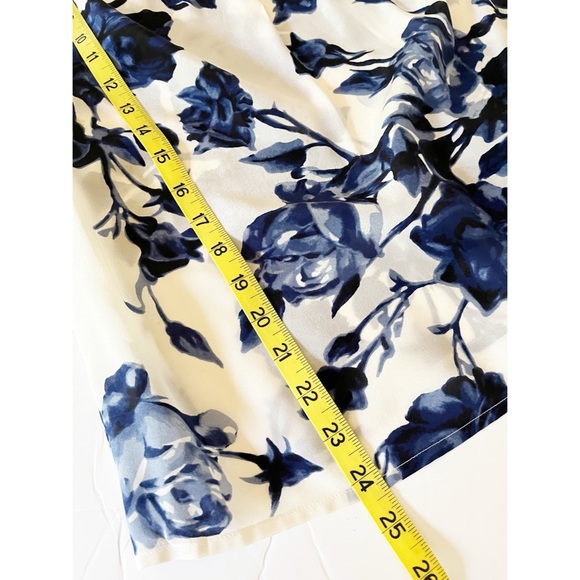 Talbots silk navy blue floral blouse sz 12P - Picture 6 of 8